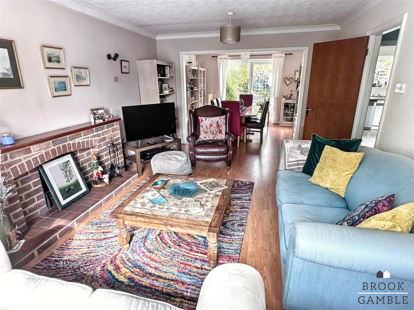 4 Bedroom House - Detached. Greenway in Eastbourne, 3